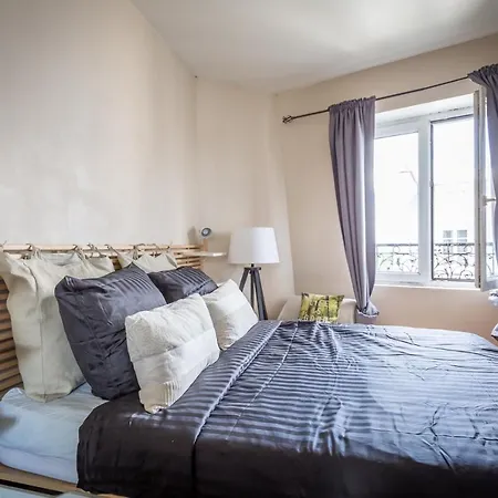 Apartment Petit Havre De Paix De 27m2 A Montmartre *