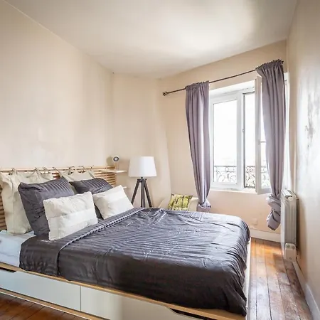 Apartment Petit Havre De Paix De 27m2 A Montmartre